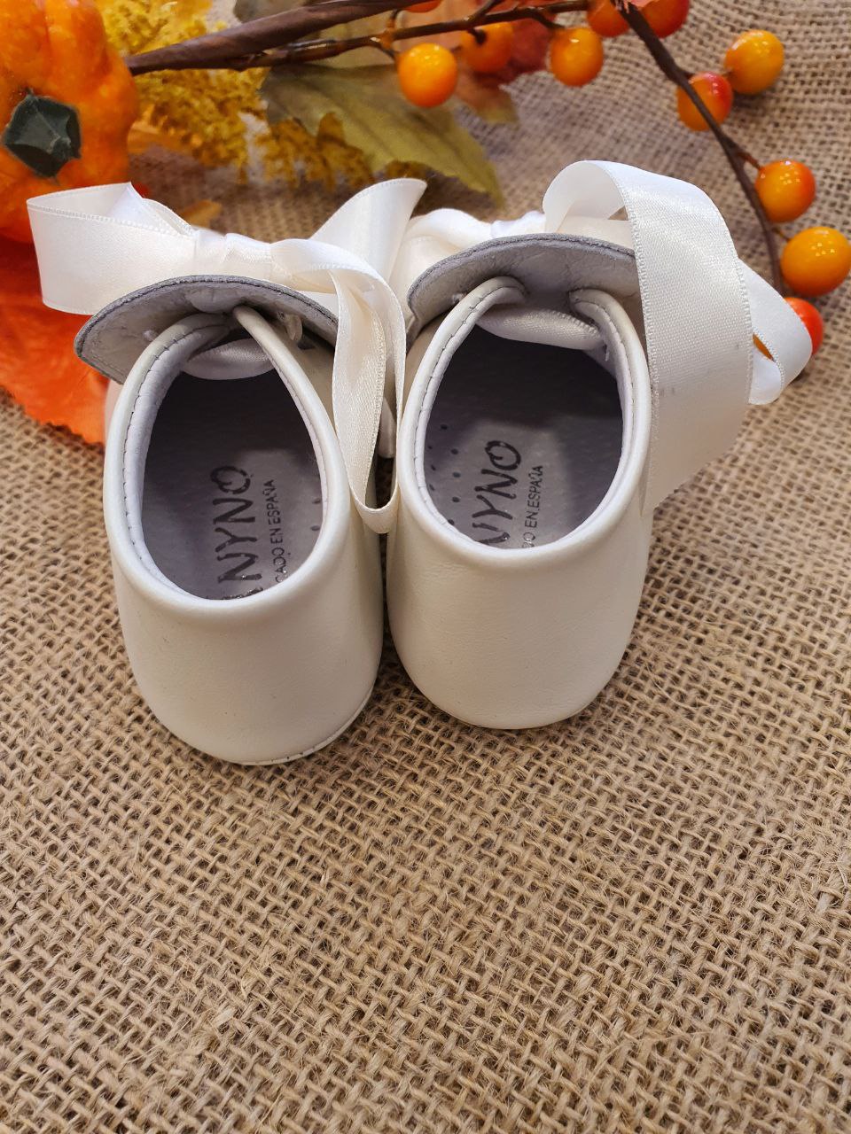 SCARPINA PERLATA CON LACCI IN RASO PANYNO