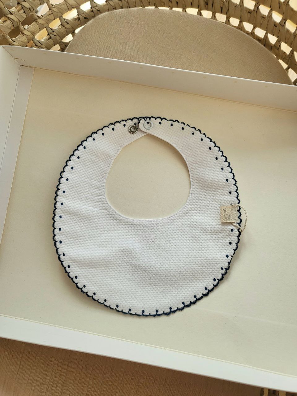 BAVETTA BIANCA CUCITURA BLU BABY GI