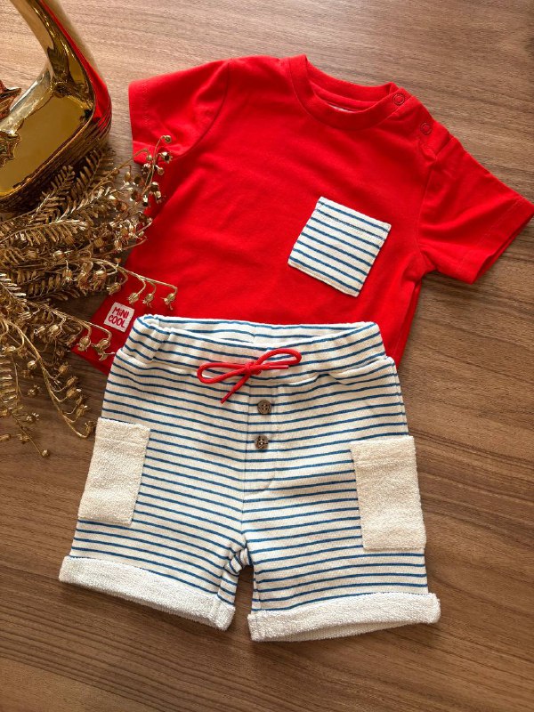 T-SHIRT ROSSA E SHORTS A RIGHE BLU MINIBANDA