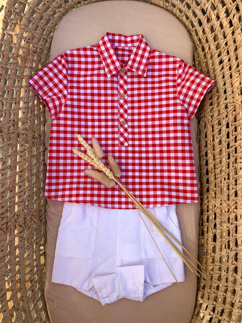 COMPLETO CAMICIA A QUADRI ROSSO CON SHORTS BIANCO DEL SUR