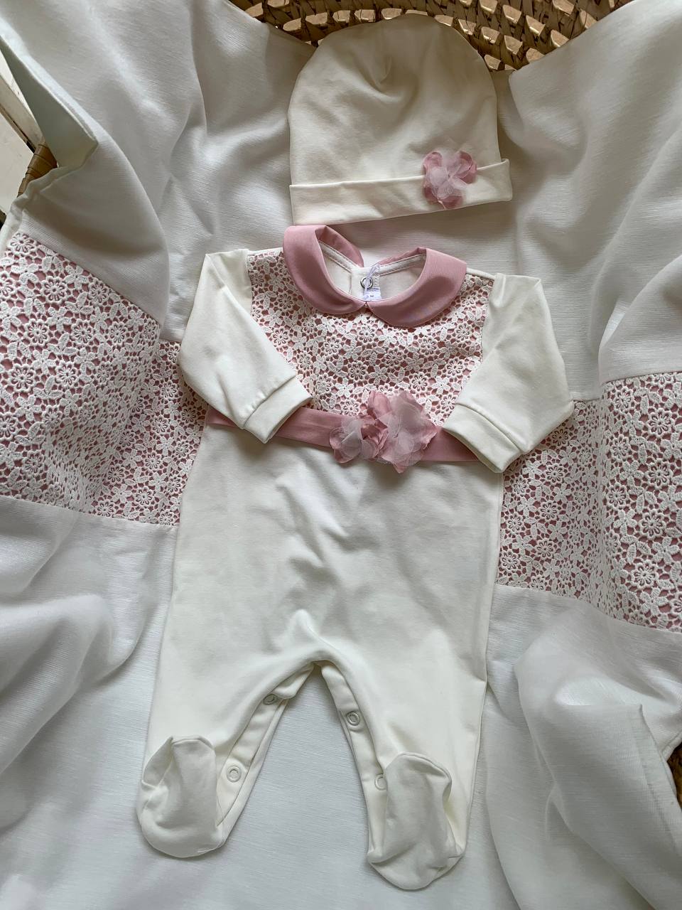 TUTINA IN COTONE RICAMATO PANNA E ROSA ANTICO TETO E TATTA