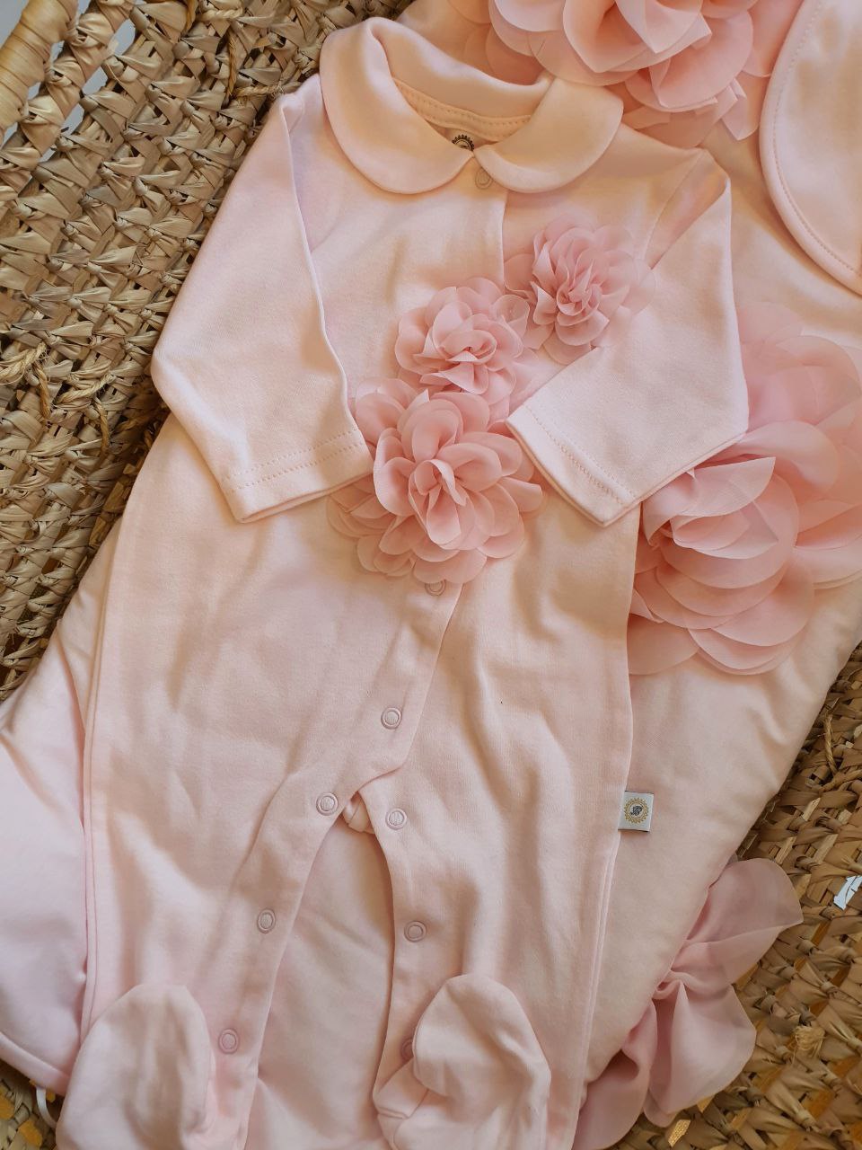 COORDINATO NASCITA ROSA CON FIORI IN RILIEVO FIRST BABY