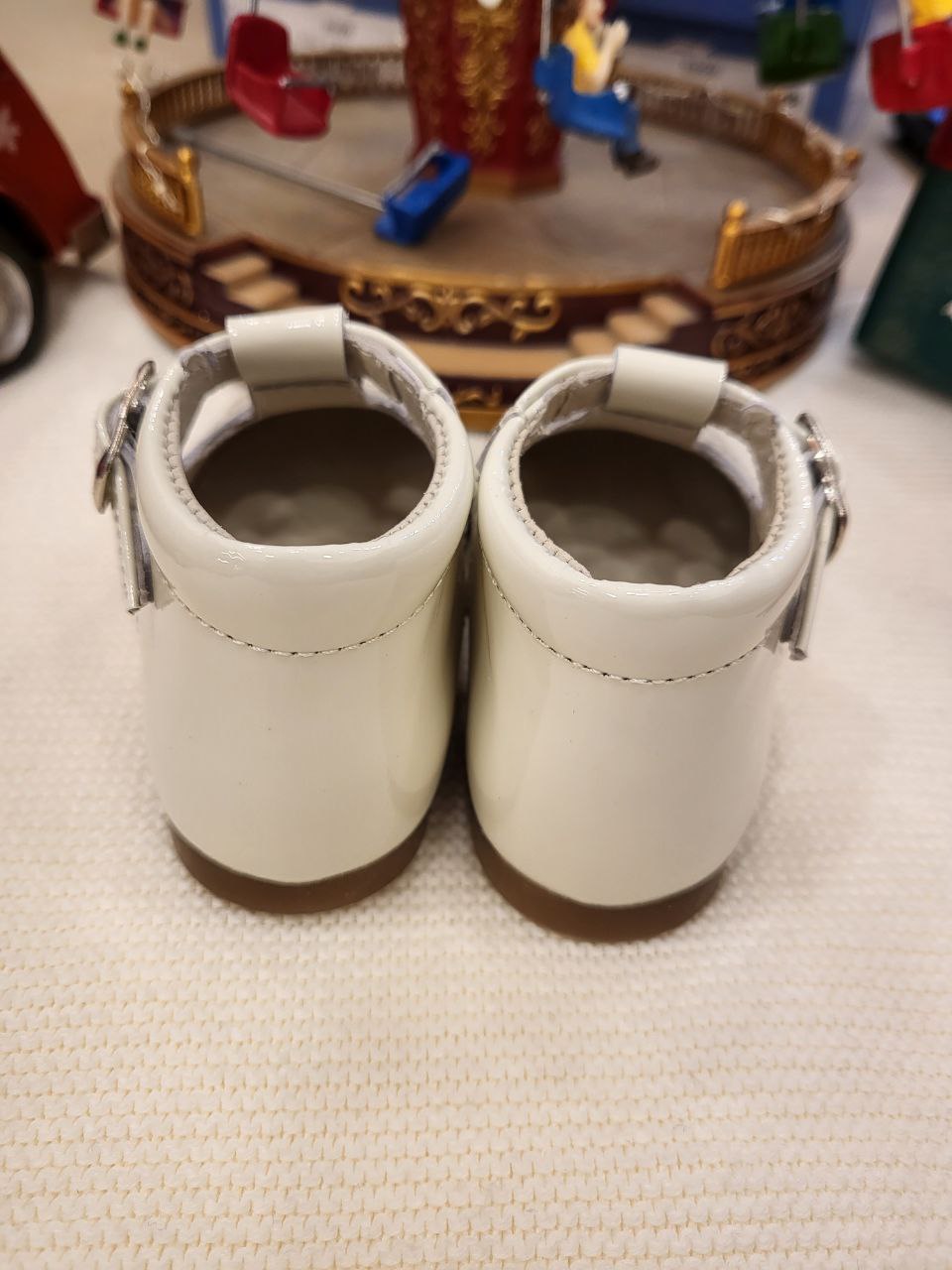 bambolina beige lucida Rizitos