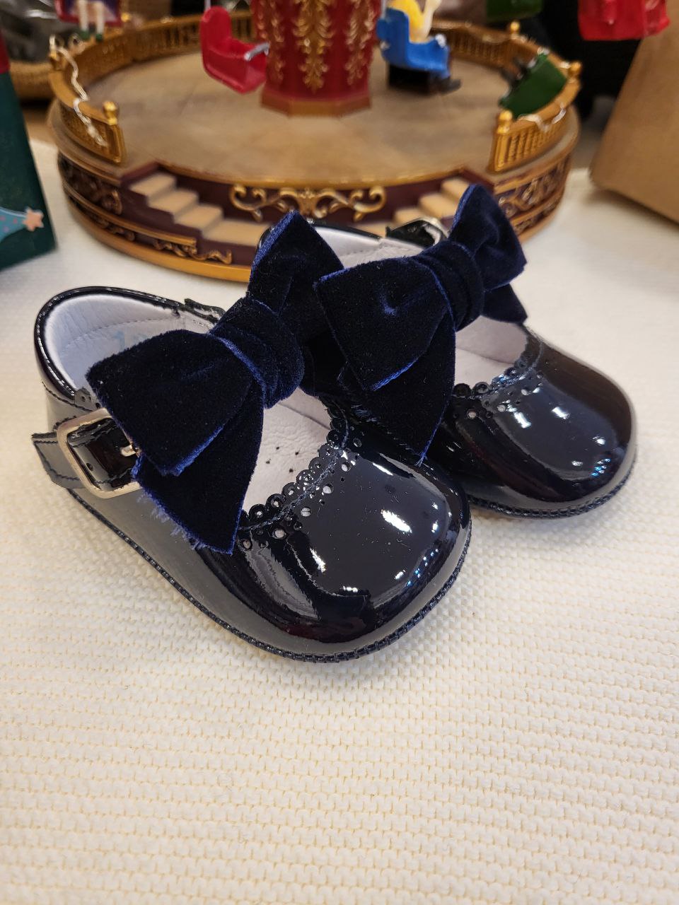 SCARPA BLU LUCIDA CON FIOCCO INDICE