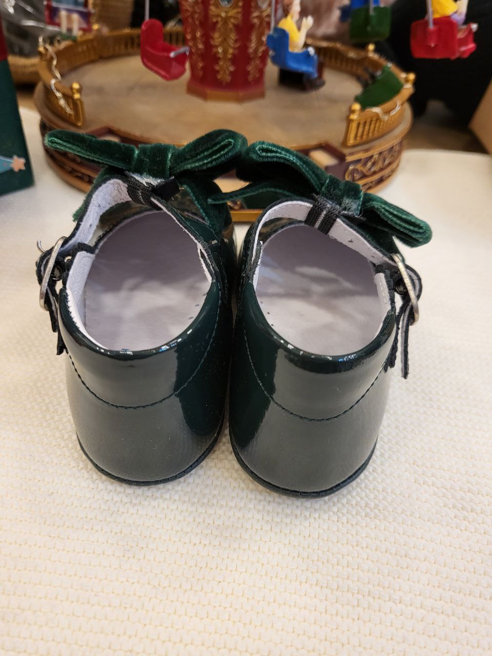 SCARPA VERDE LUCIDA CON FIOCCO INDICE