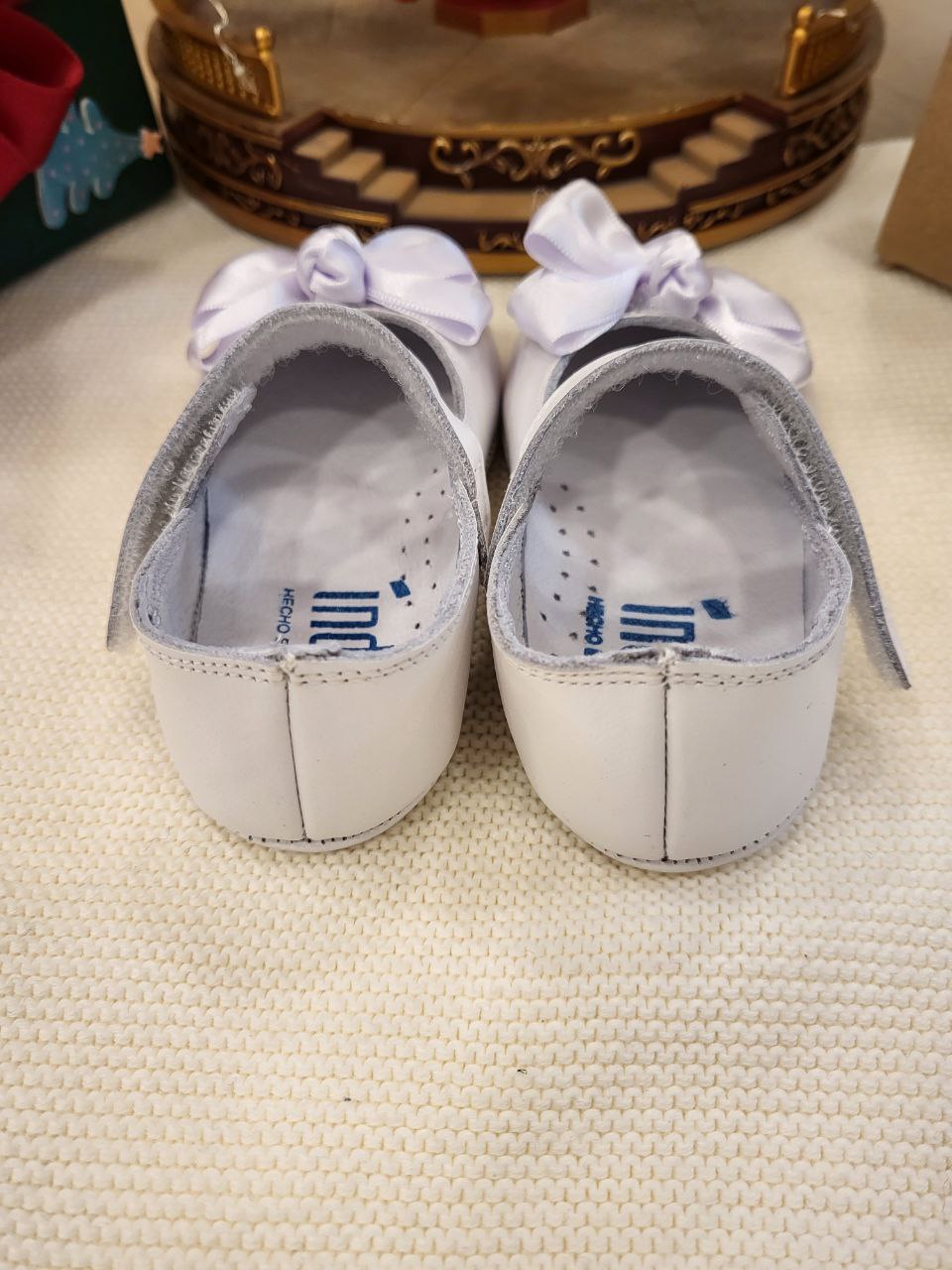 BAMBOLINA BIANCA CON FIOCCO PICCOLO INDICE