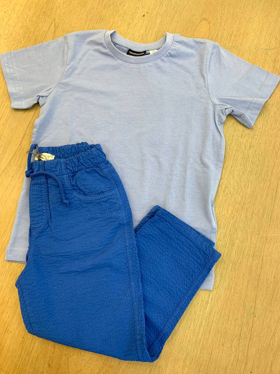 COMPLETO T-SHIRT E PANTALONE