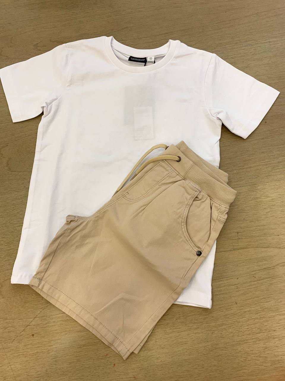 T-SHIRT E SHORTS BEIGE