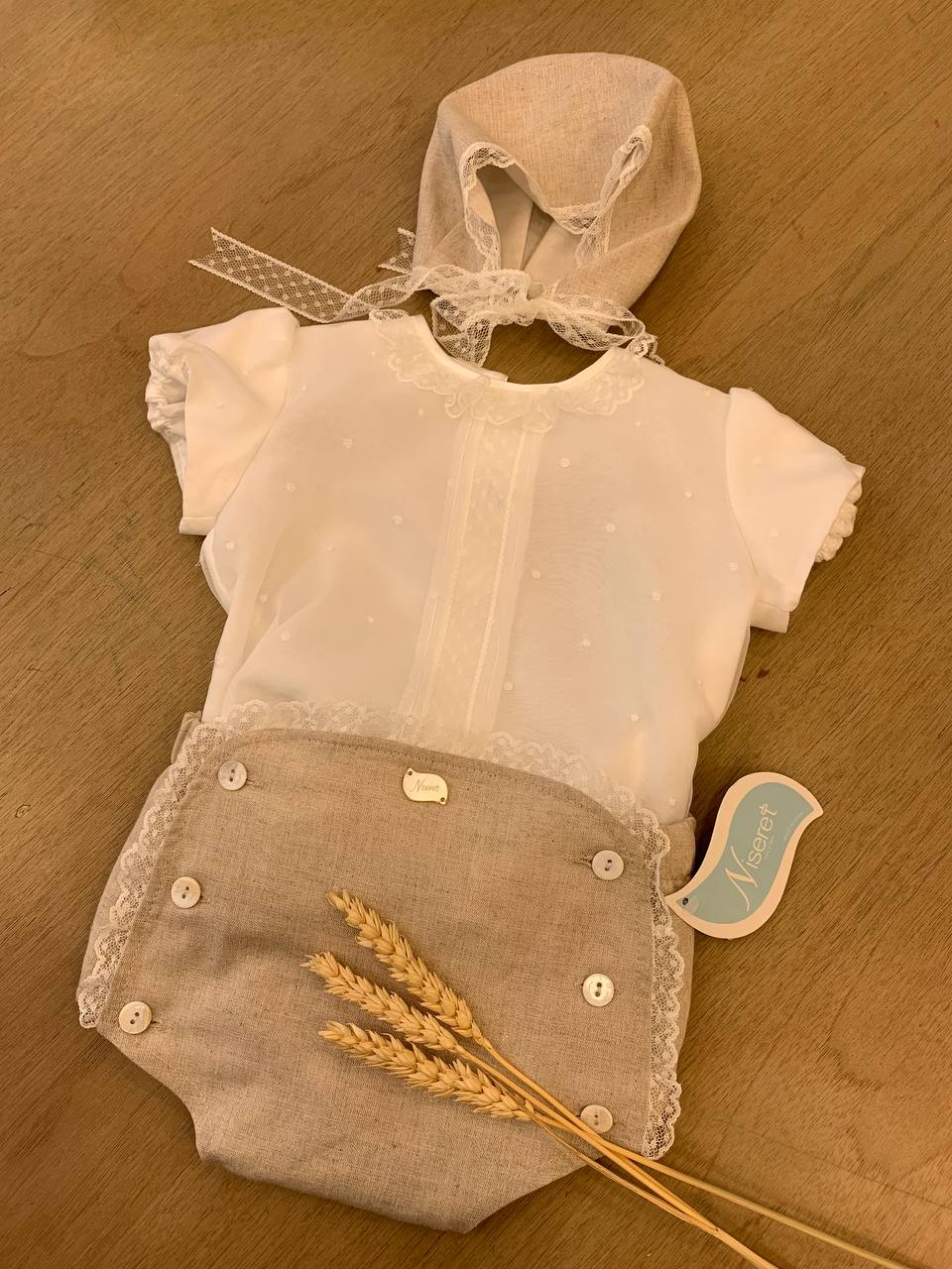 ABITO BATTESIMALE CON CUFFIETTA BEIGE NISERET