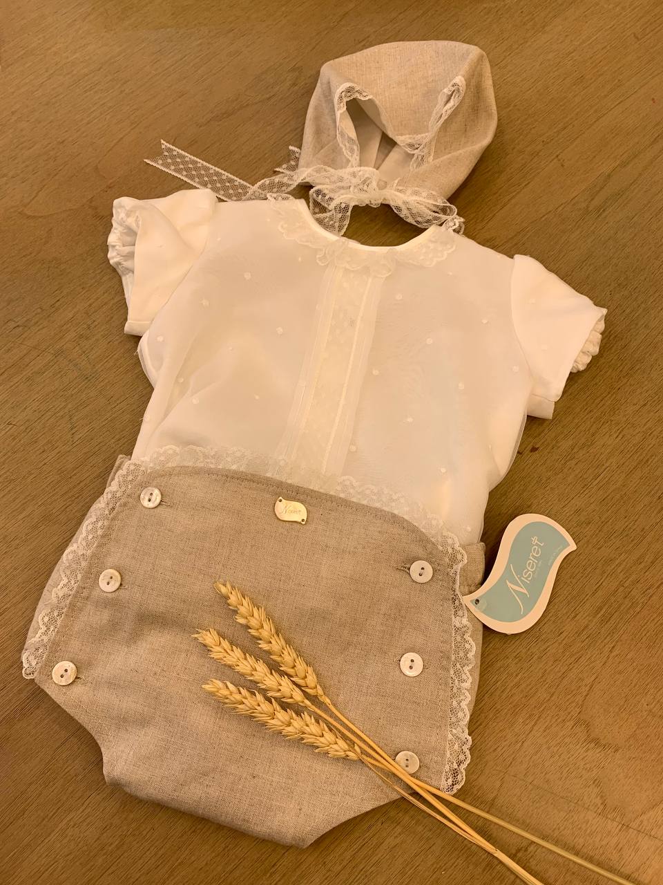 ABITO BATTESIMALE CON CUFFIETTA BEIGE NISERET