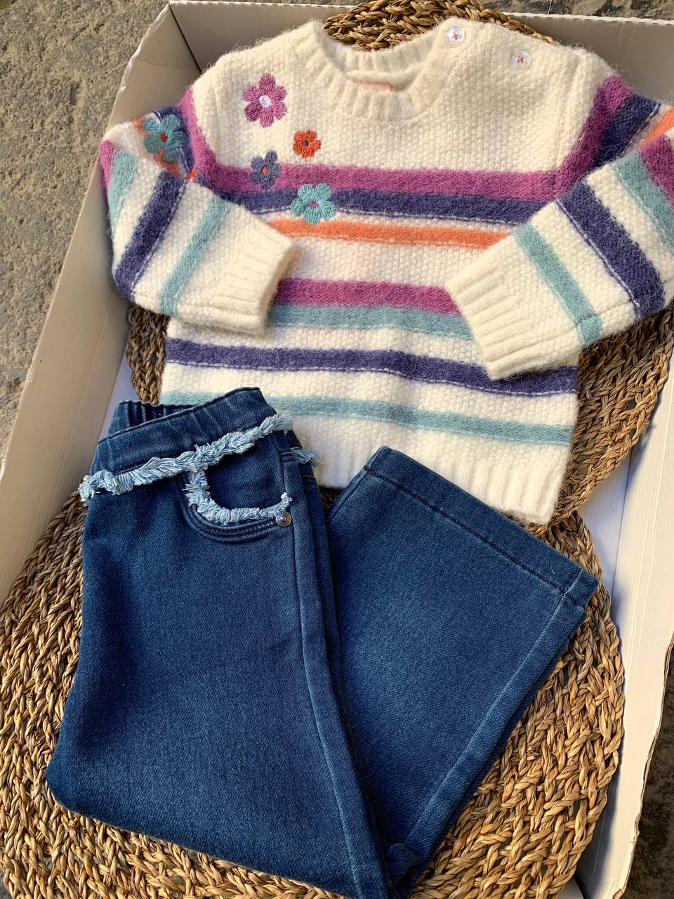 Maglioncino COLORATO e JEANS BOBOLI