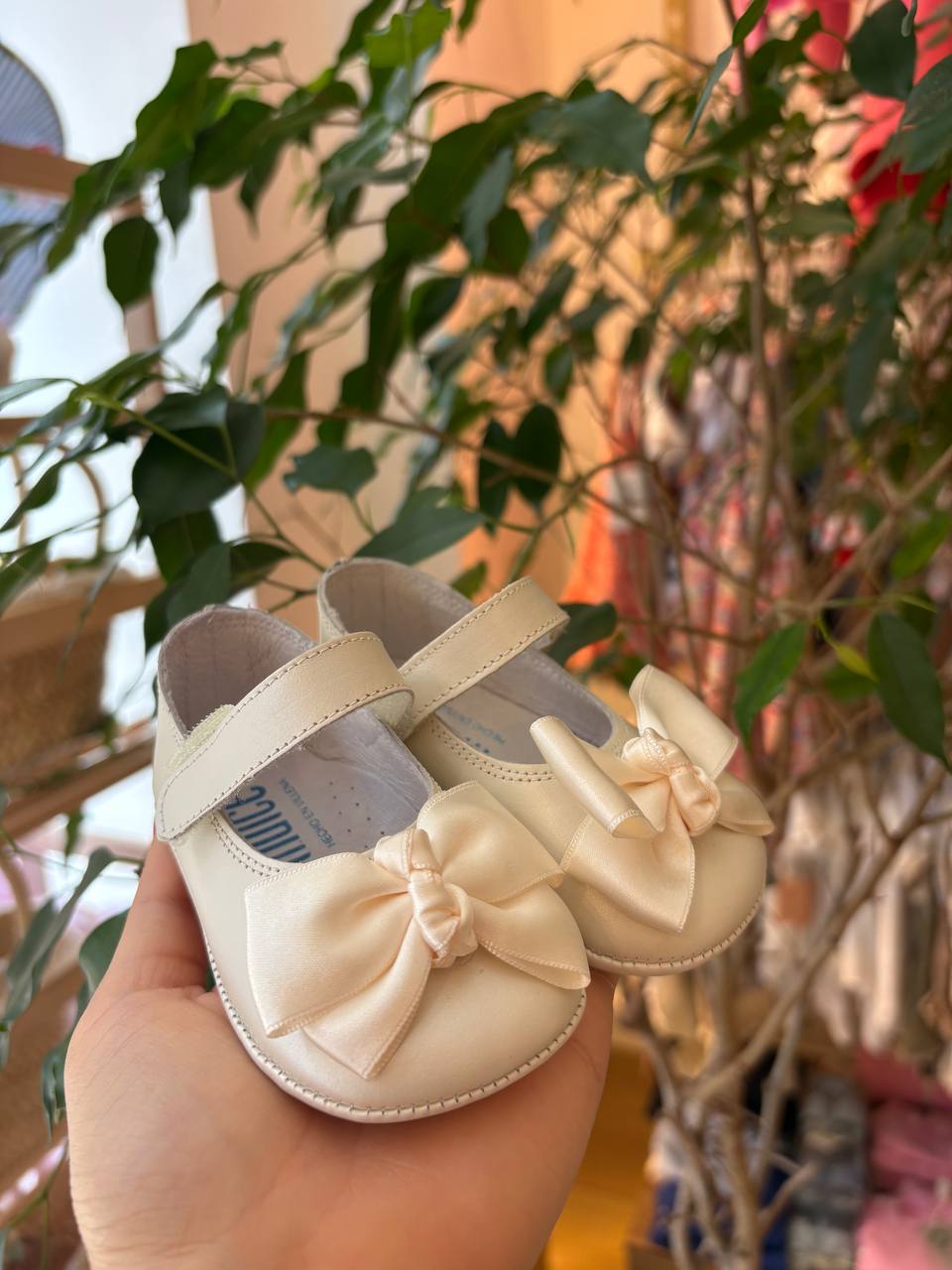 BAMBOLINA BEIGE CON FIOCCO PICCOLO INDICE CULLA