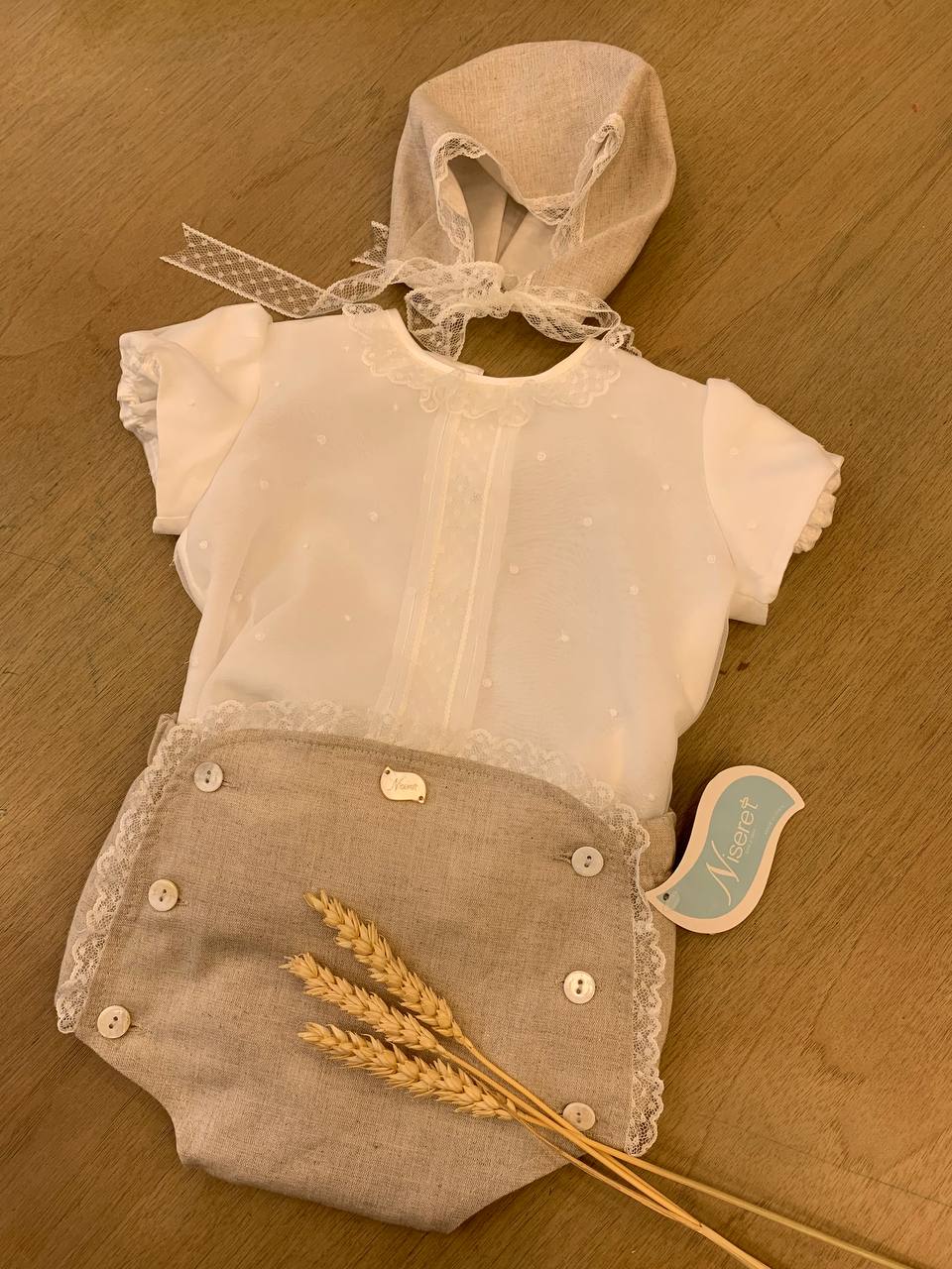 ABITO BATTESIMALE CON CUFFIETTA BEIGE NISERET
