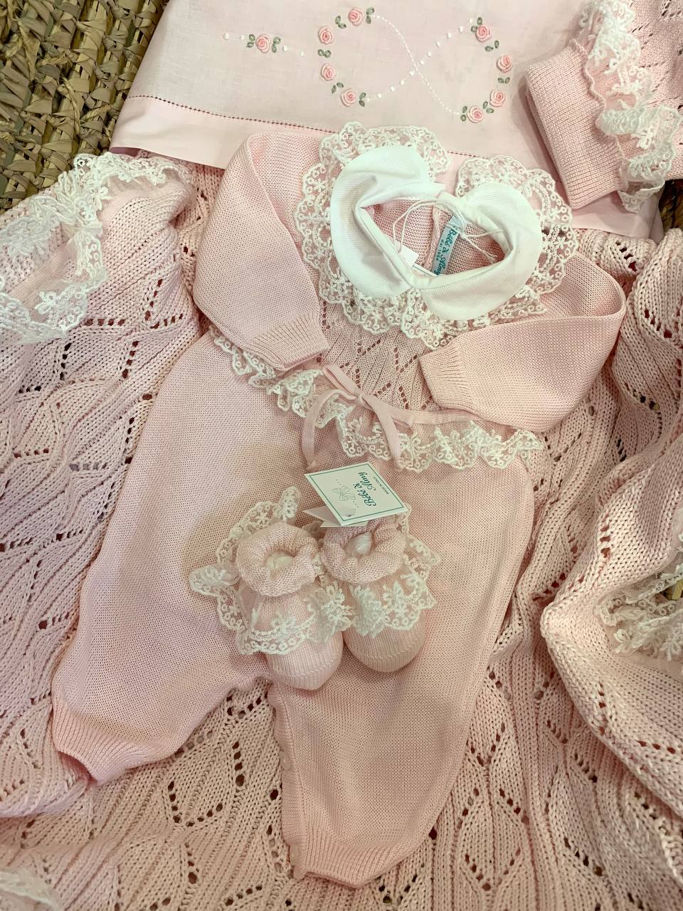 Coordinato Pizzo Rosa Bebè di Almy