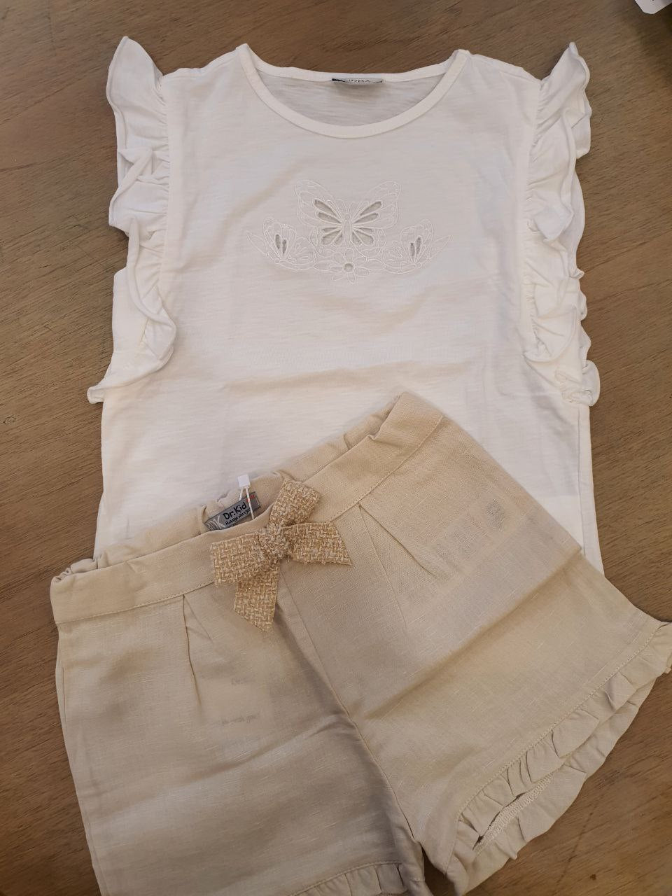 Completo t-shirt e shorts Beige in Lino