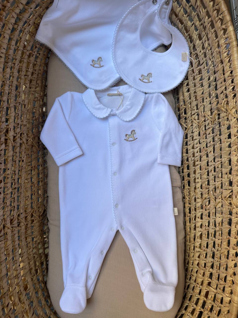Tutina Bianca e CELESTE CAVALLO A DONDOLO BABY GI