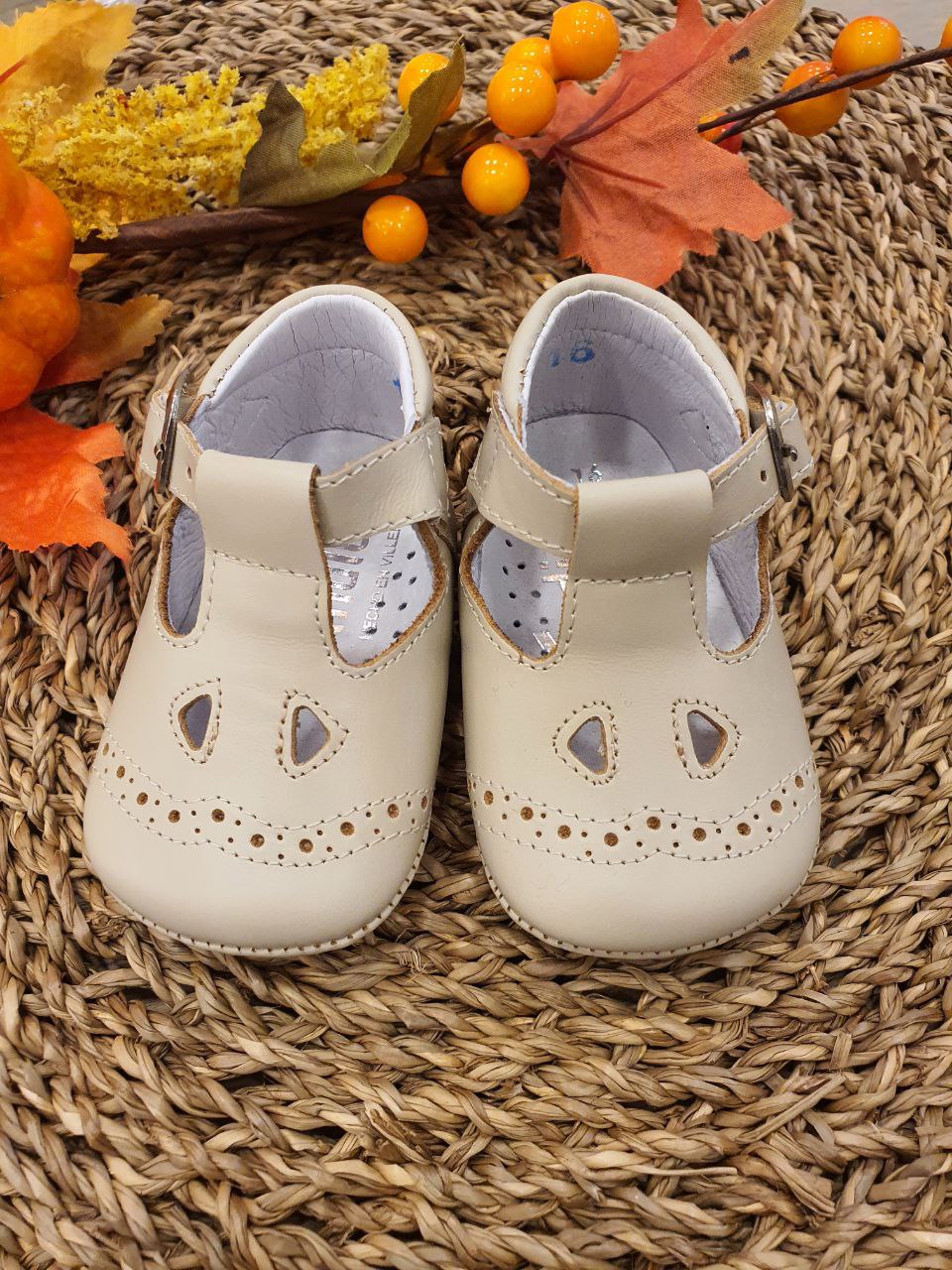 OCCHIELLO CON RICAMI BEIGE INDICE