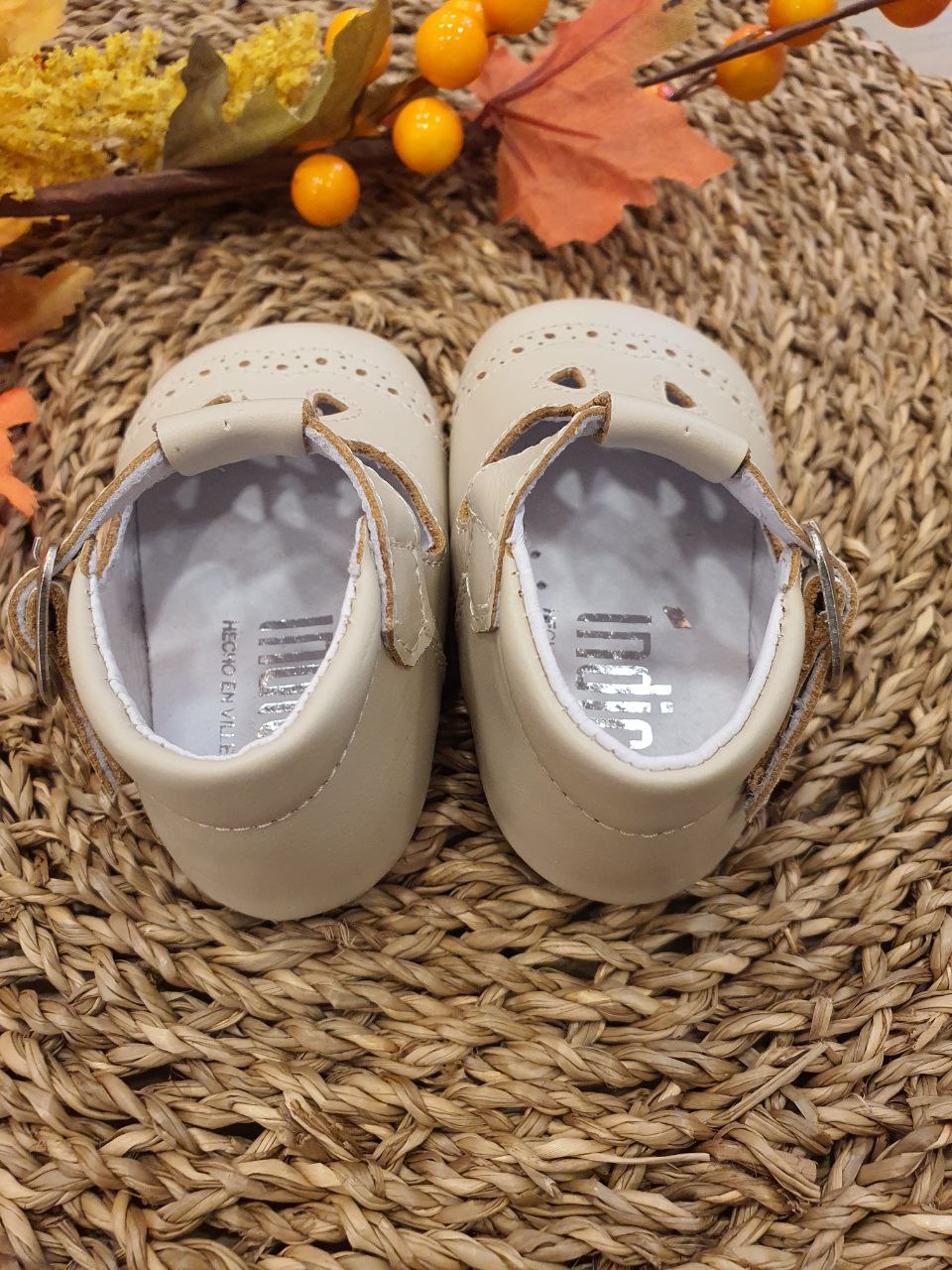 OCCHIELLO CON RICAMI BEIGE INDICE