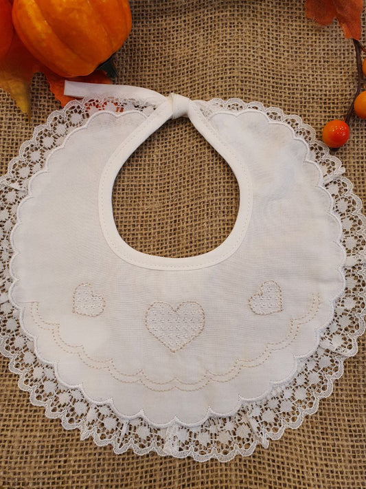 BAVETTA DOPPIO RICAMO CON CUORI BEIGE PAPPA&LATTE