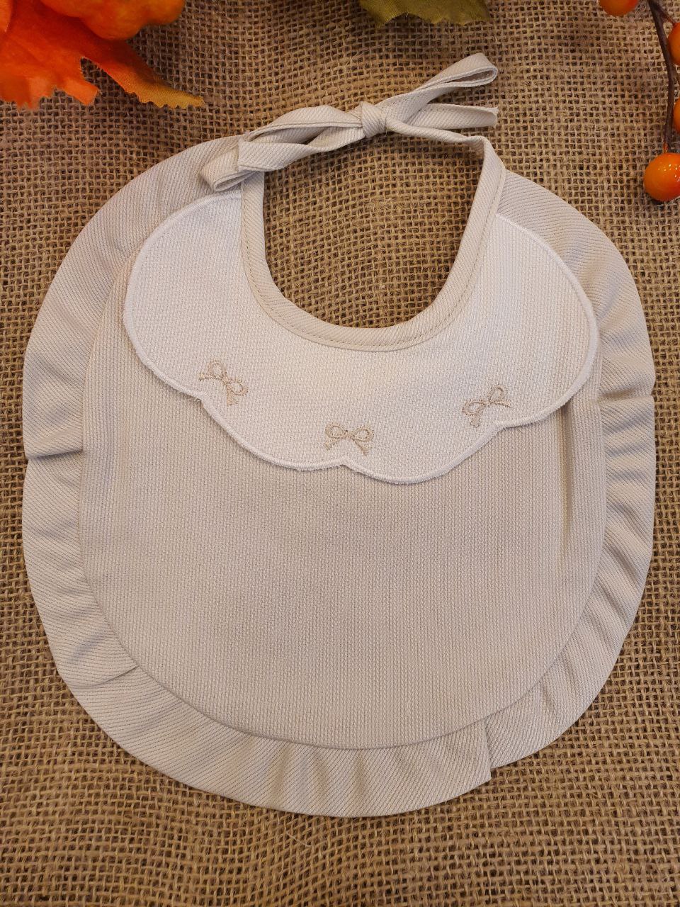 BAVETTA BIANCO-BEIGE DOPPIO BAVERO CON FIOCCO RICAMATO PAPPA&LATTE