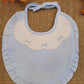 BAVETTA BIANCO-AZZURRO DOPPIO BAVERO CON FIOCCO RICAMATO PAPPA&LATTE