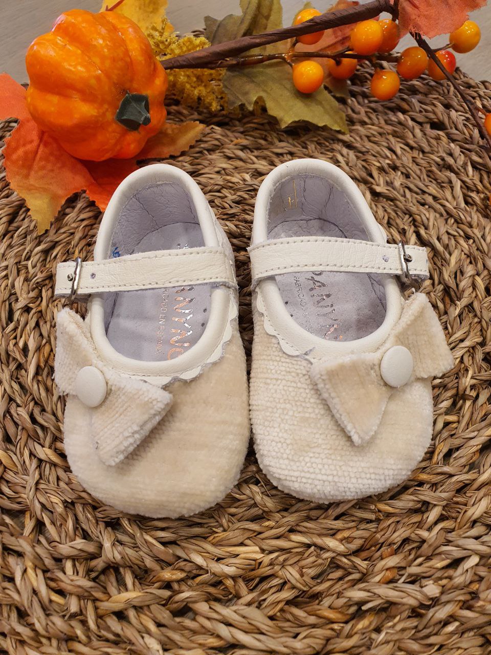 BAMBOLINA IN CAMOSCIO CON FIOCCO BEIGE PANYNO