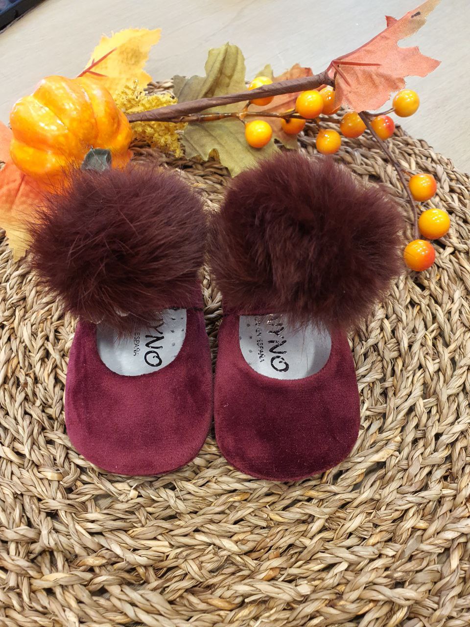 BAMBOLINA IN CAMOSCIO CON PON PON BORDEAUX PANYNO