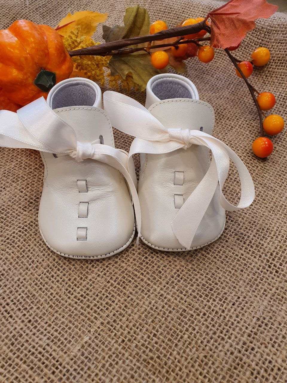 SCARPINA PERLATA CON LACCI IN RASO PANYNO