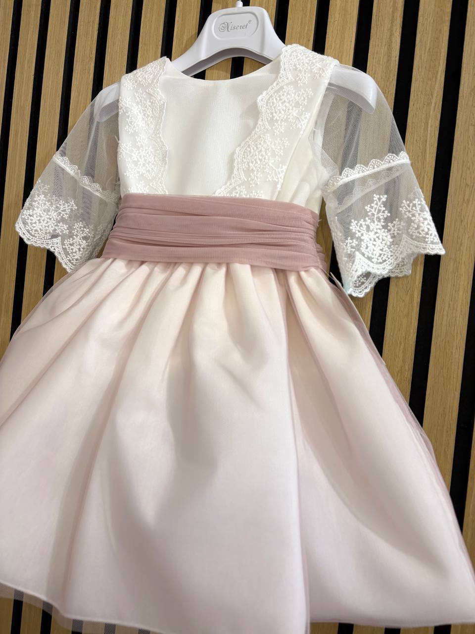 ABITO CERIMONIA ROSA RICAMATO NISERET