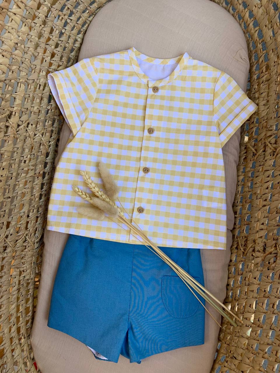 CAMICETTA QUADRETTI GIALLO E SHORTS BLU  DEL SUR