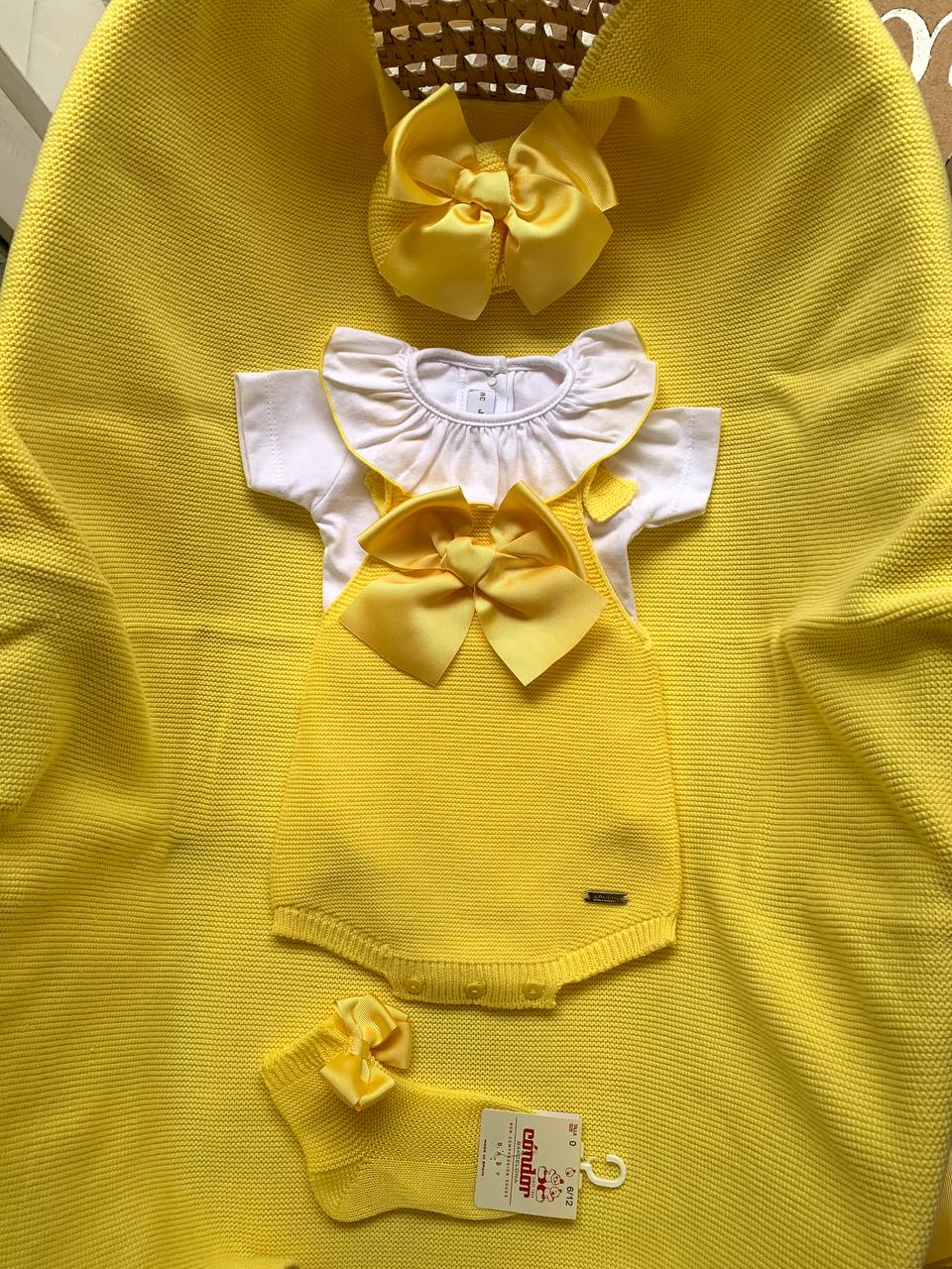 SALOPETTE E BODY IN FILO GIALLO CONDOR