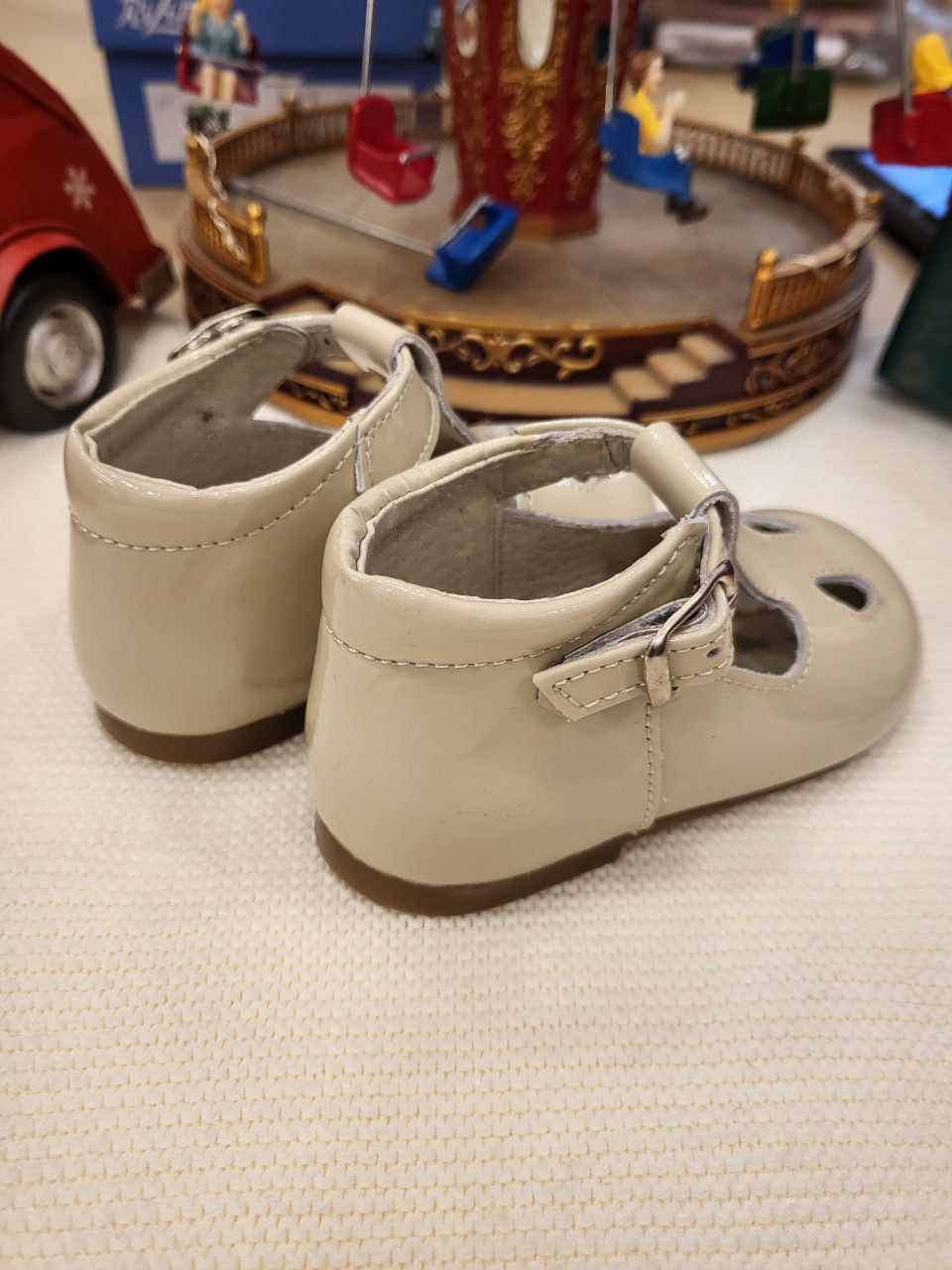 occhiello beige lucido Rizitos