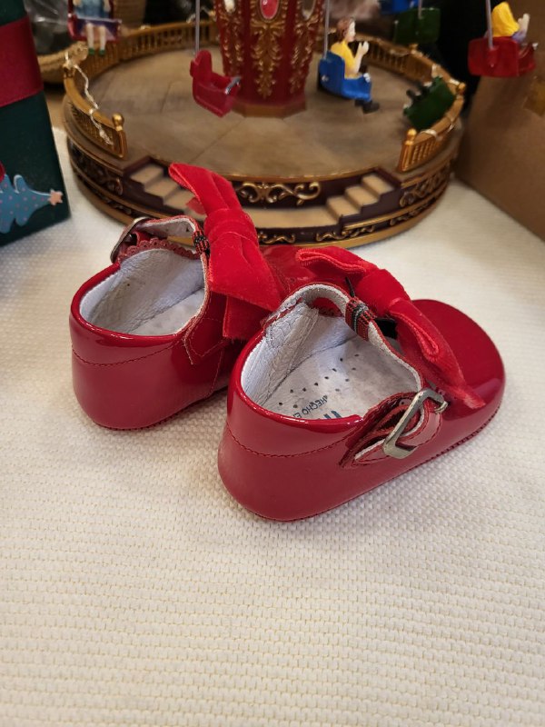 SCARPA ROSSA LUCIDA CON FIOCCO INDICE