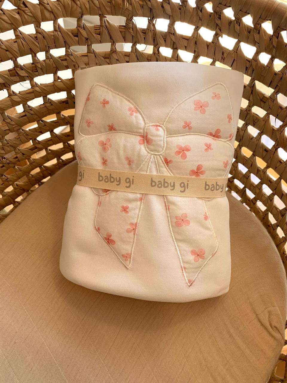 COPERTINA IN COTONE CON FIOCCO BABY GI