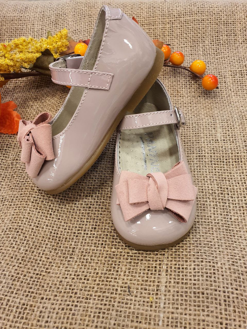 BAMBOLINA LUCIDA CON FIOCCO IN VELLUTO ROSA PANYNO