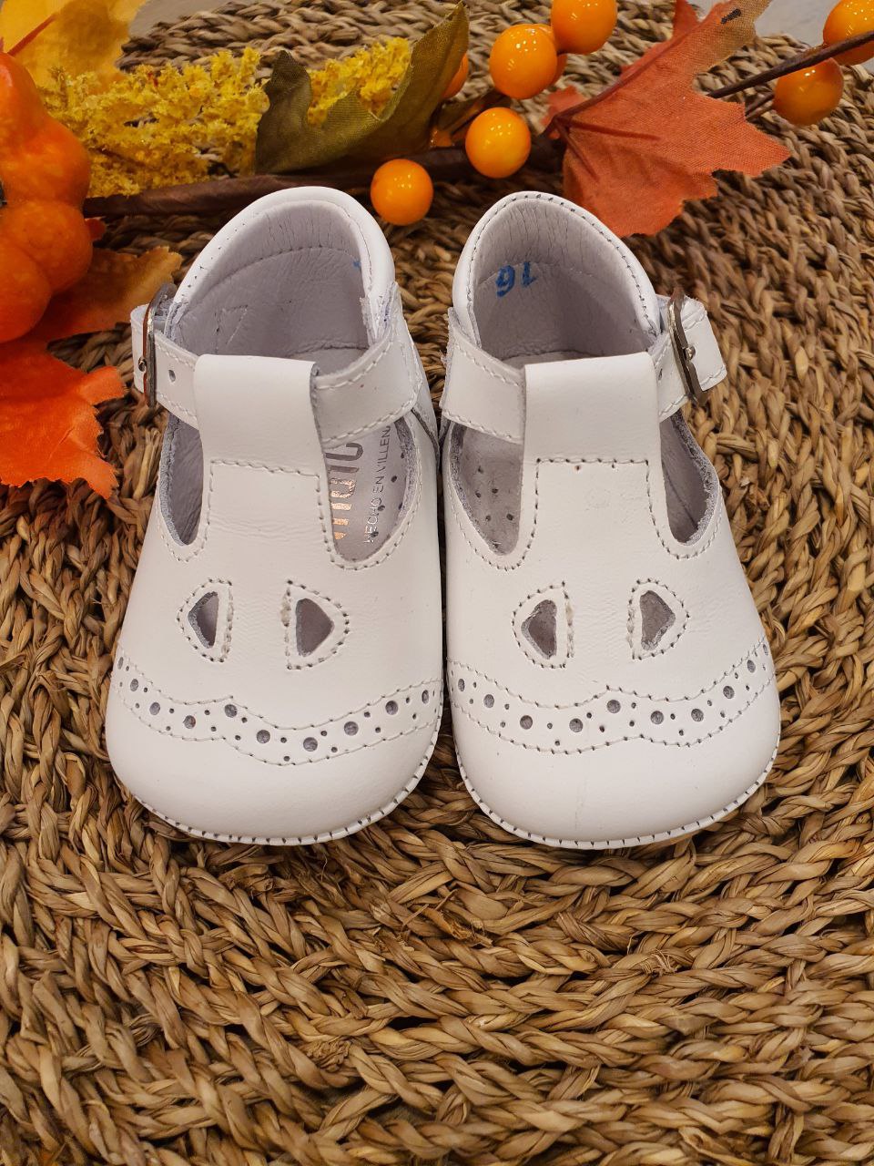 OCCHIELLO BIANCO CON RICAMO INDICE