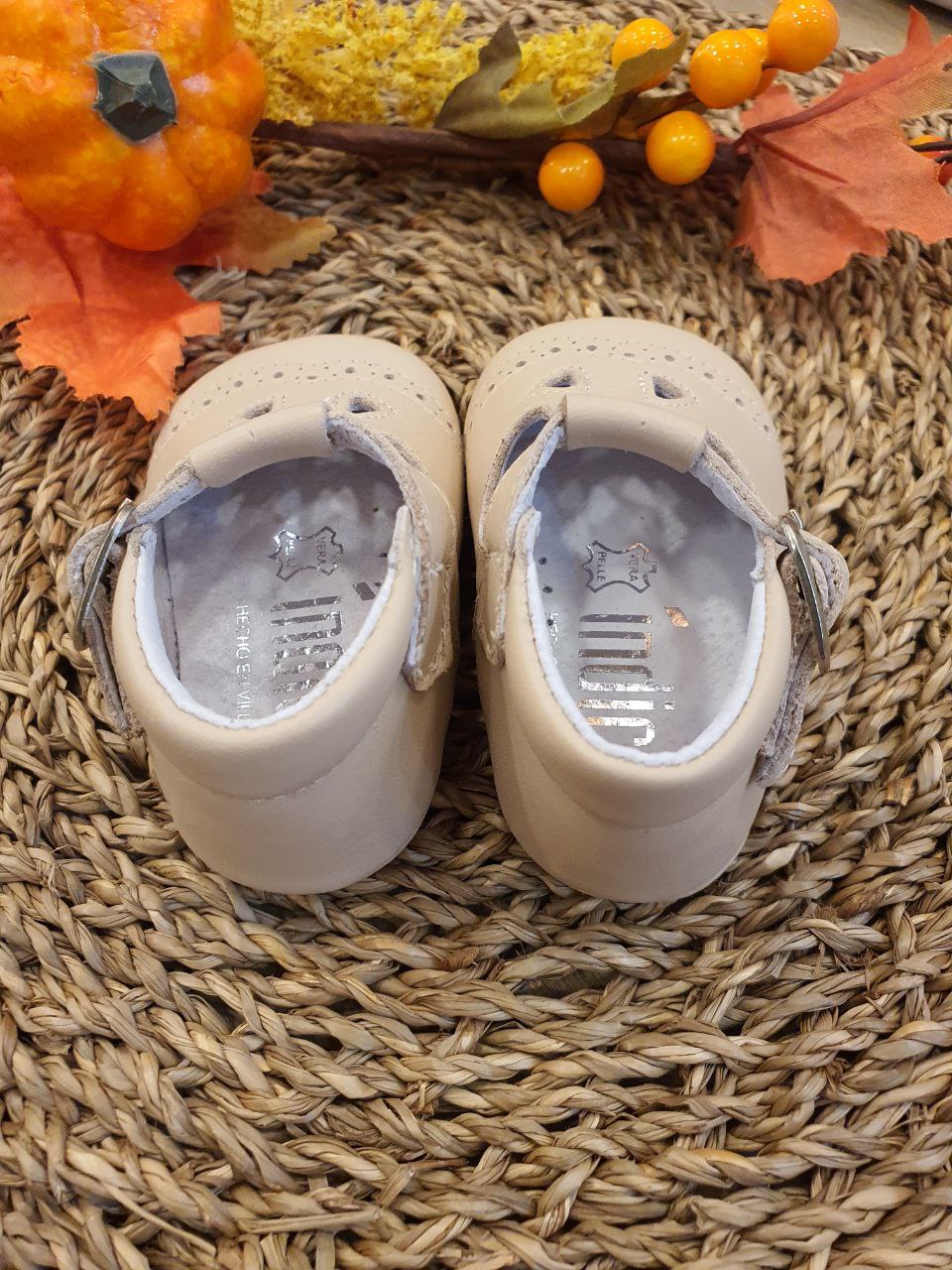 OCCHIELLO SABBIA CON RICAMI INDICE