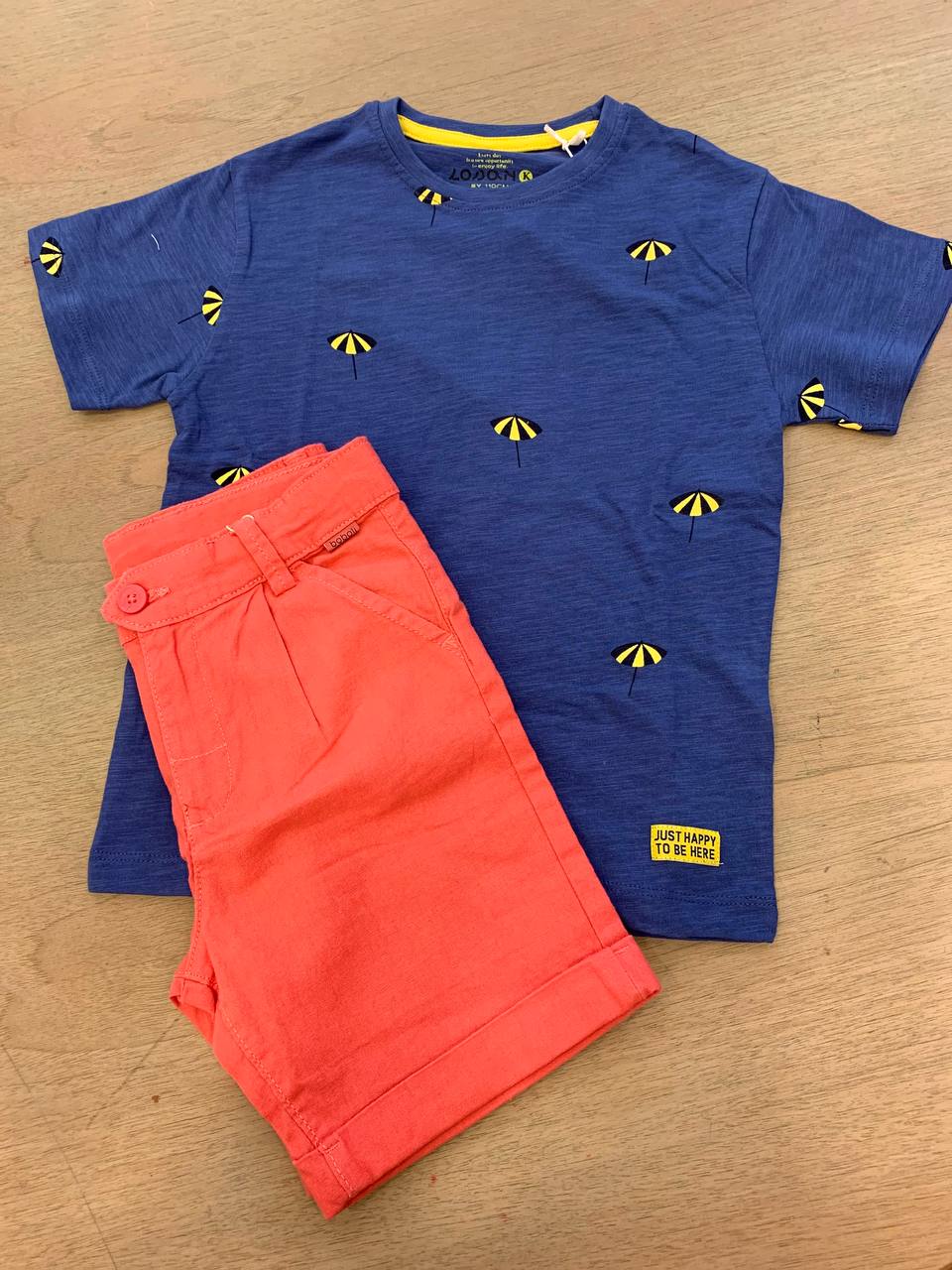 T-SHIRT OMBRELLONI E SHORTS SALMONE