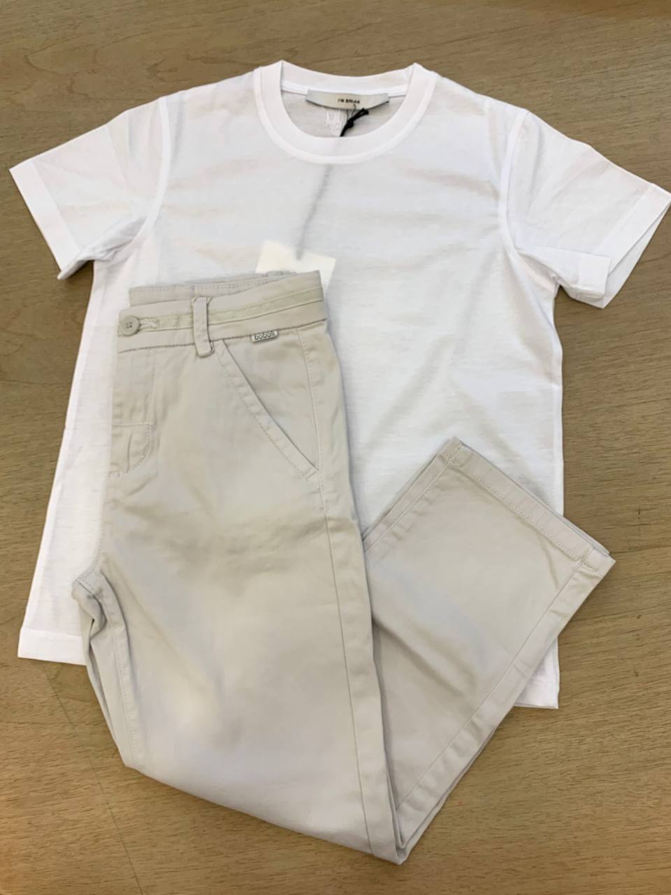 T-SHIRT I'M BRIAN E PANTALONE BOBOLI