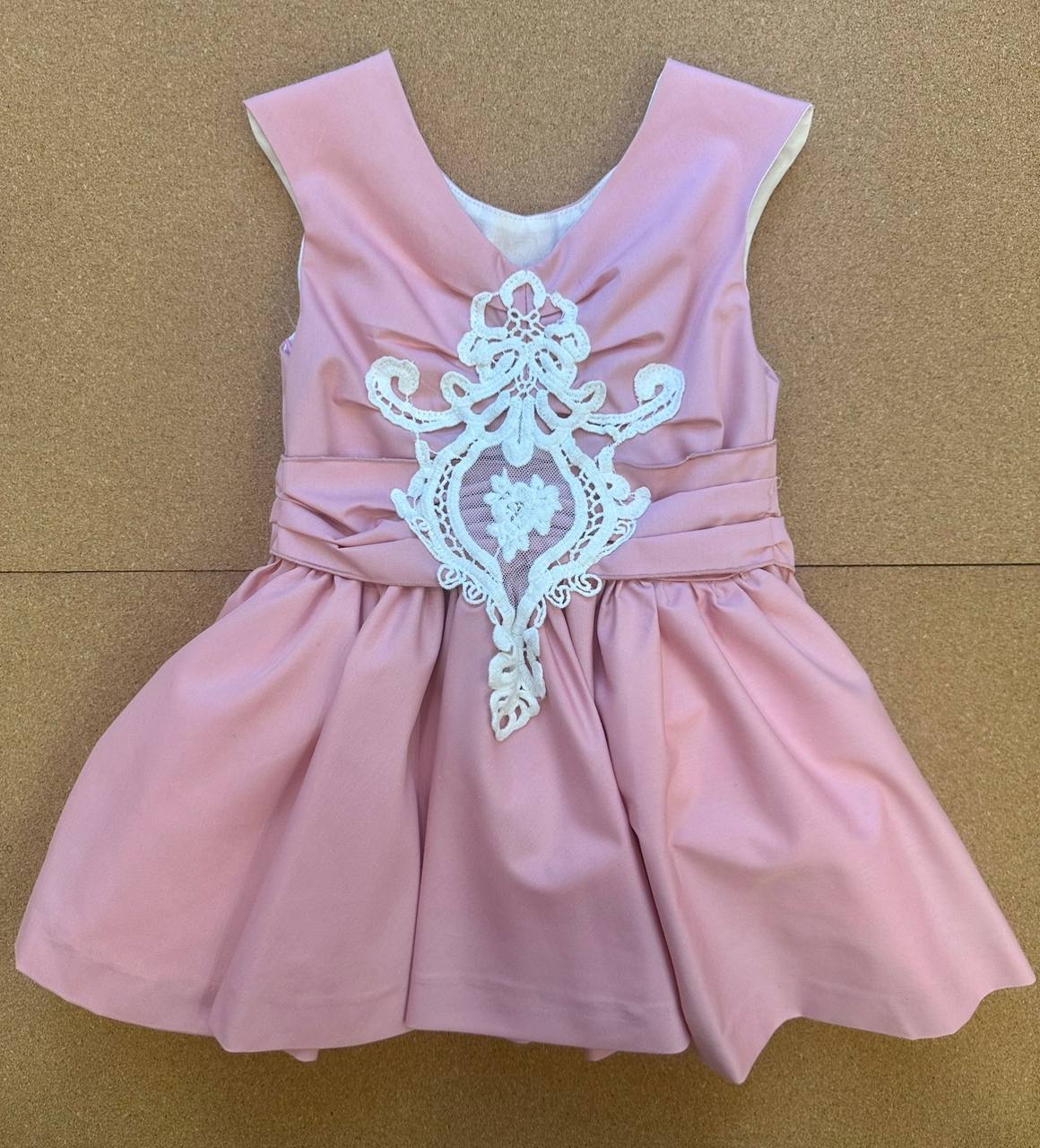 ABITO FIOCCO CON PIZZO