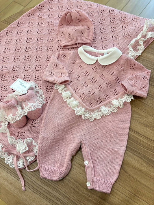 TUTINA, CAPPELLINO E SCARPINE RICAMO D'AMORE ROSA ANTICO BEBÉ DI ALMY