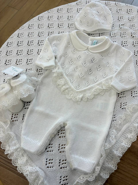 TUTINA, CAPPELLINO E SCARPINE RICAMO D'AMORE BIANCO BEBÉ DI ALMY