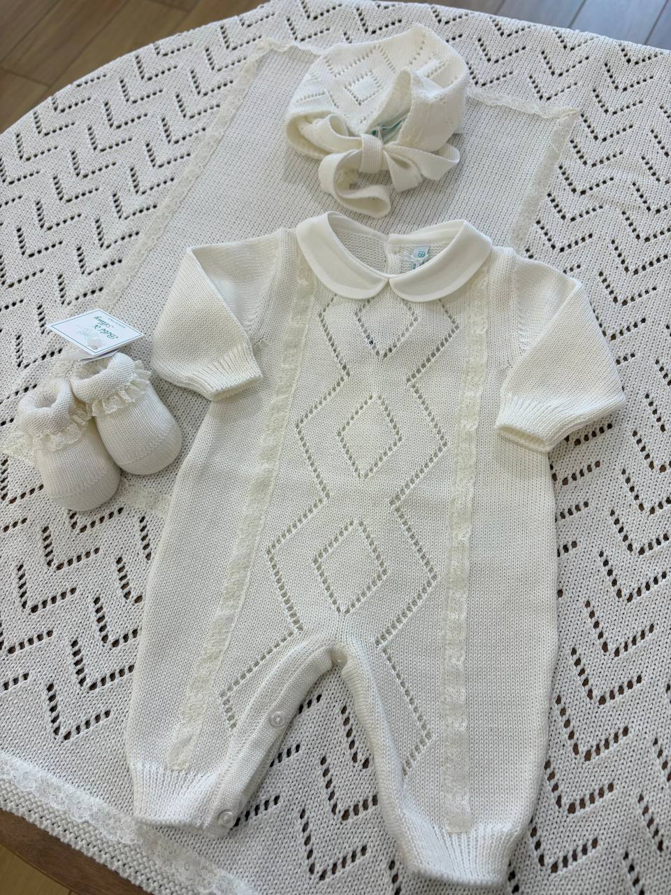 TUTINA, CUFFIETTA E SCARPINE SOGNO DI LATTE BEBÉ DI ALMY