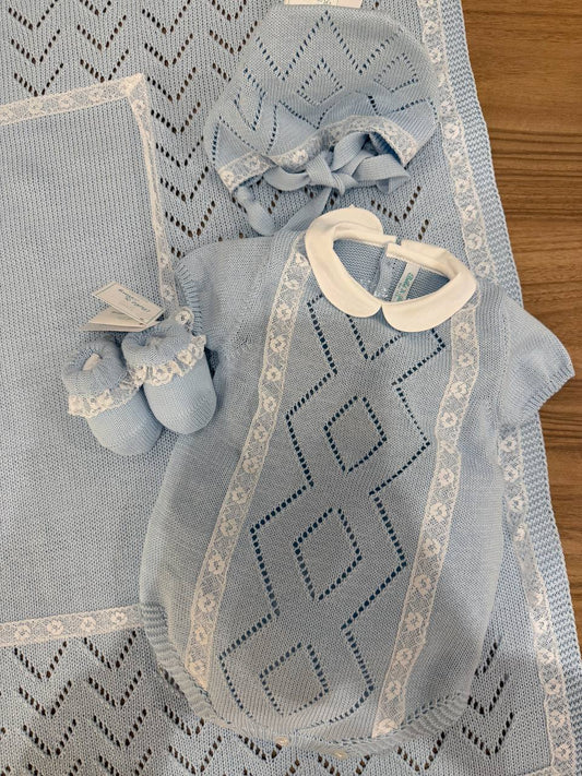 PAGLIACCETTO, CUFFIA E SCARPINE SOGNO DI CIELO BEBÉ DI ALMY