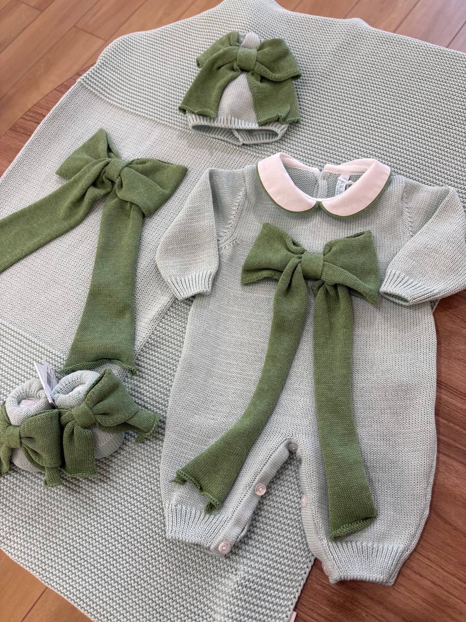 TUTINA, CAPPELLINO E SCARPINE MENTA BEBÉ DI ALMY