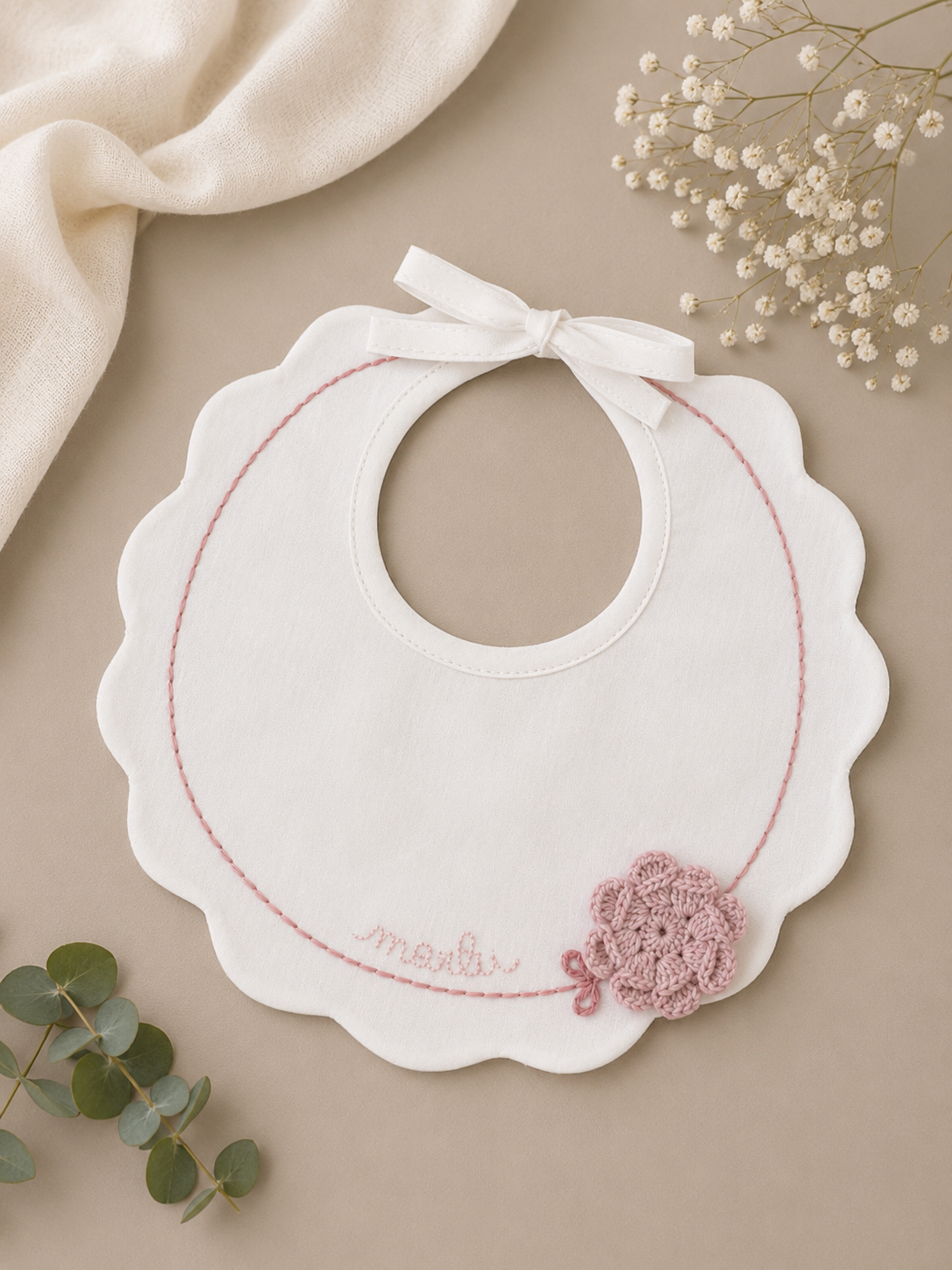 Bavaglino con fiore ROSA RICAMATO MARLÙ