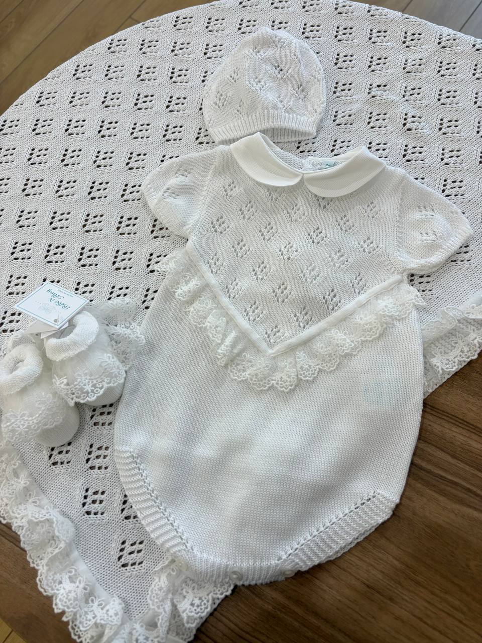 TUTINA, CAPPELLINO E SCARPINE RICAMO D'AMORE BIANCO BEBÉ DI ALMY