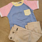 Completo t-shirt tricolore e pantalone beige