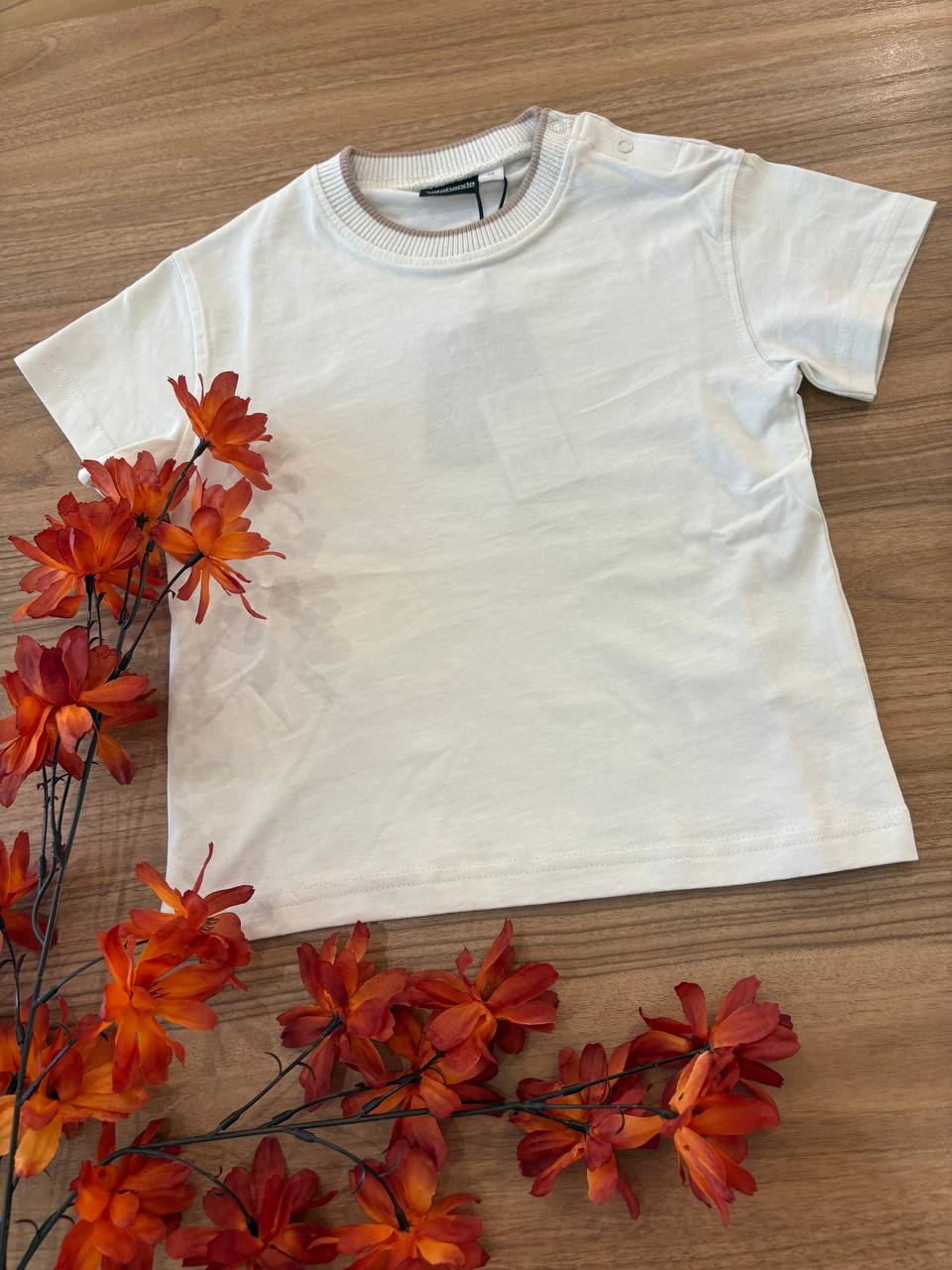 T-shirt BIANCA CON GIROCOLLO BEIGE SARABANDA
