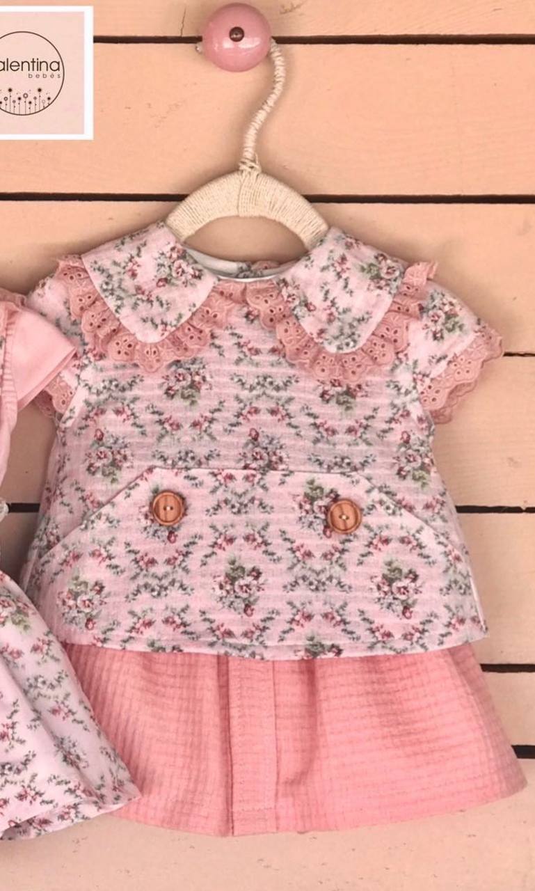 Completo floreale rosa